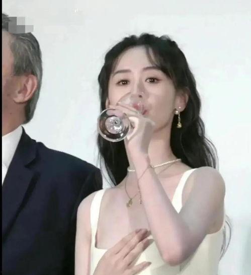 娱乐圈爆料新情侣有哪些,甜蜜恋情曝光，明星圈再掀浪漫风潮  第2张